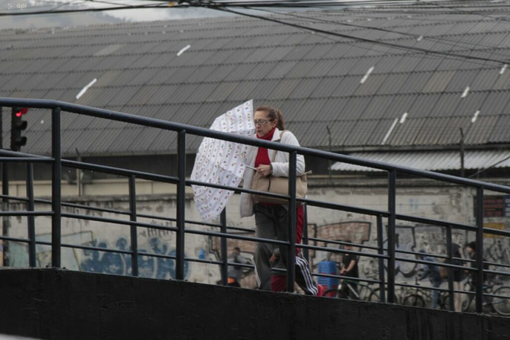 Lluvias ligeras siguen presentes en Quito en las tardes.