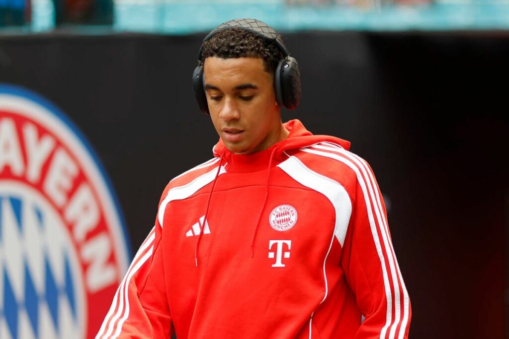 El jugador Jamal Musiala, de Bayer Munich, fue operado con éxito tras la lesión que sufrió en el partido del Mundial de Clubes ante PSG.