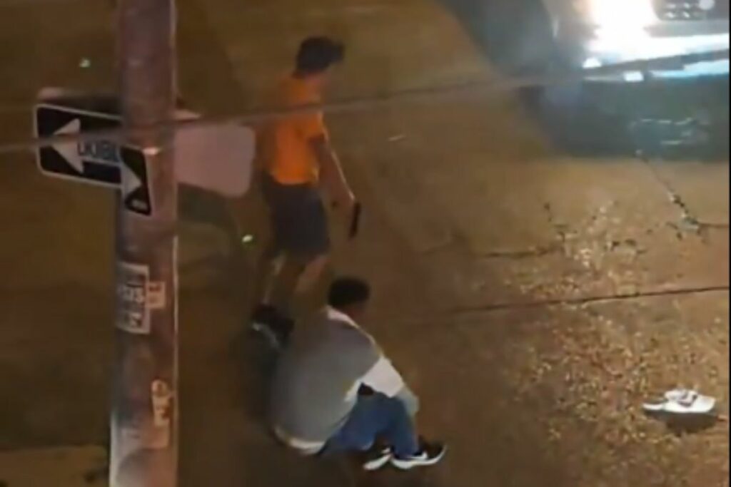 Un video captó a una persona armada en Guayaquil.