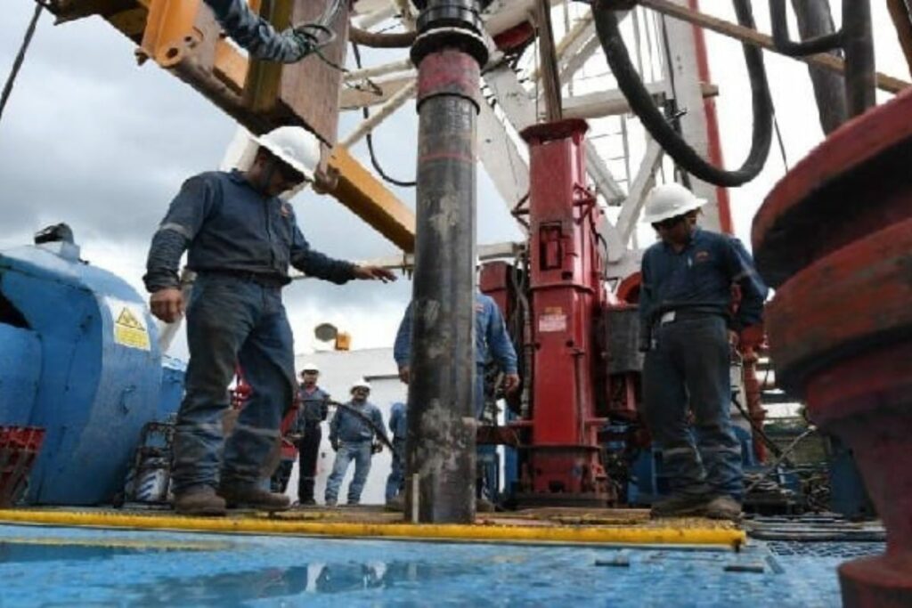 Ingresos petroleros de Ecuador caen a junio de 2025.