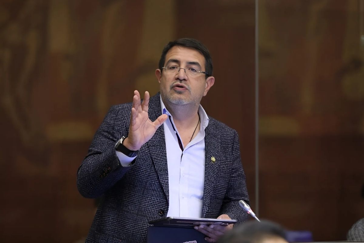 Santiago Díaz enfrentó su primer día de juicio por presunta violación a menor de 12 años