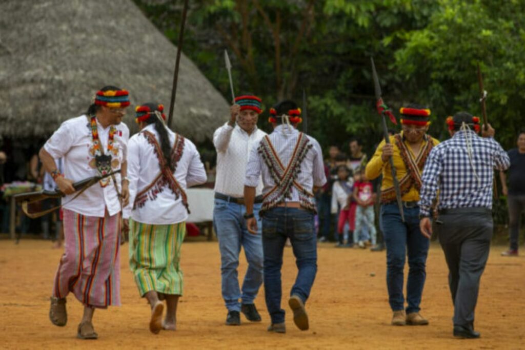 La comunidad indígena de Sarayaku celebra el décimo aniversario del fallo de la CIDH en favor del derecho a la consulta previa. Foto: Agencia EFE