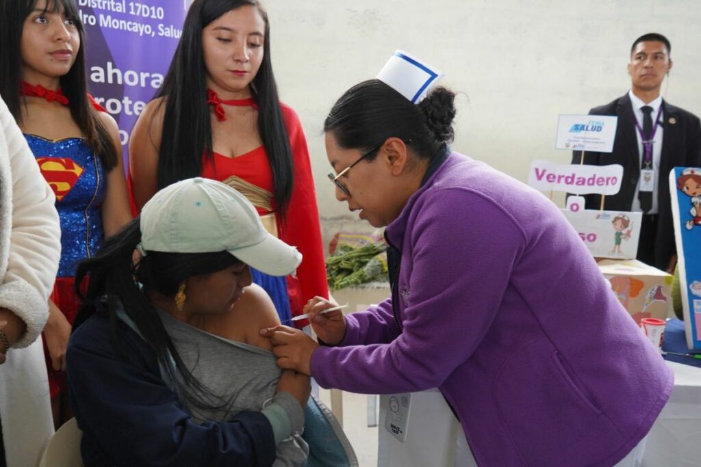 Empezó la campaña de vacunación anual contra el covid-19 en Ecuador.