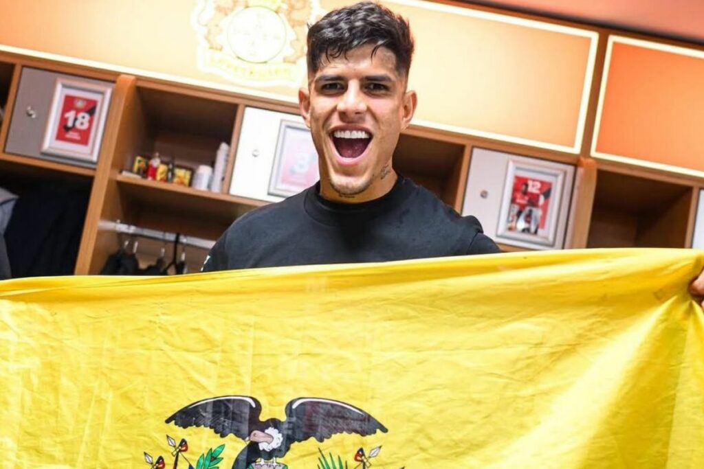 Piero Hincapié en su etapa en el Bayer Leverkusen antes de fichar por el Arsenal.