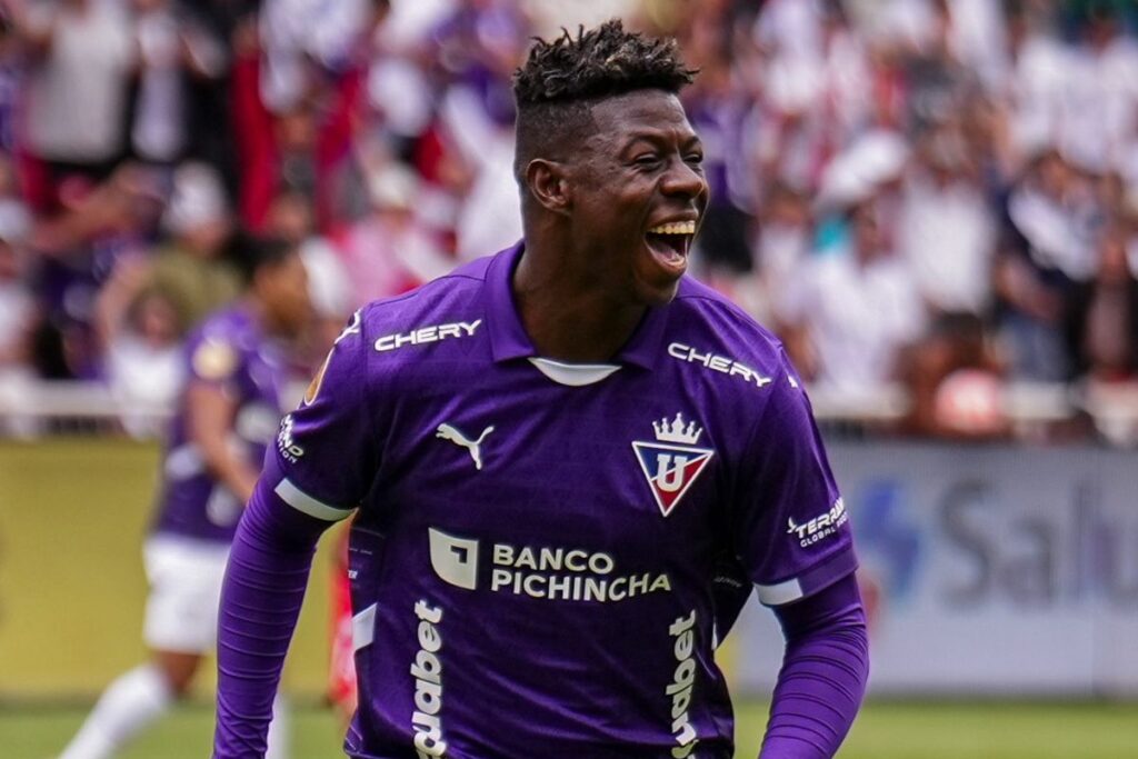 Alejandro Cabeza está siendo una gran solución ofensiva para Liga de Quito.
