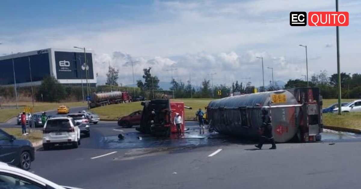 Tanquero volcado ocasiona derrame de combustible en Tababela, Quito ...