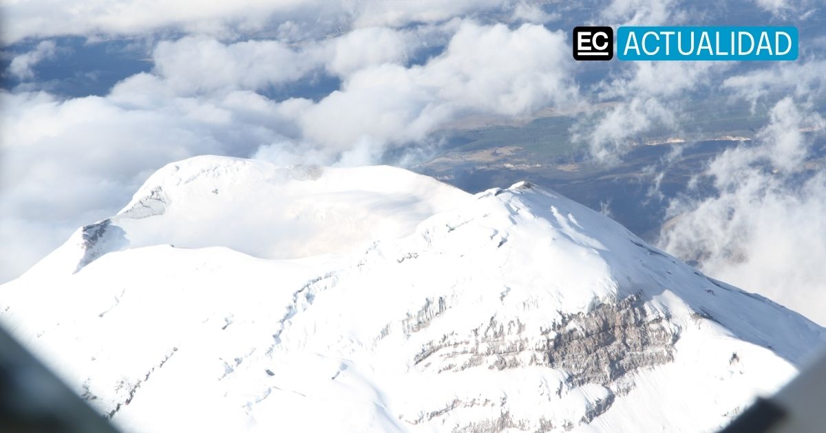 Sobrevuelo sobre el volcán Cotopaxi revela su estado tras sismo del 16 de agosto