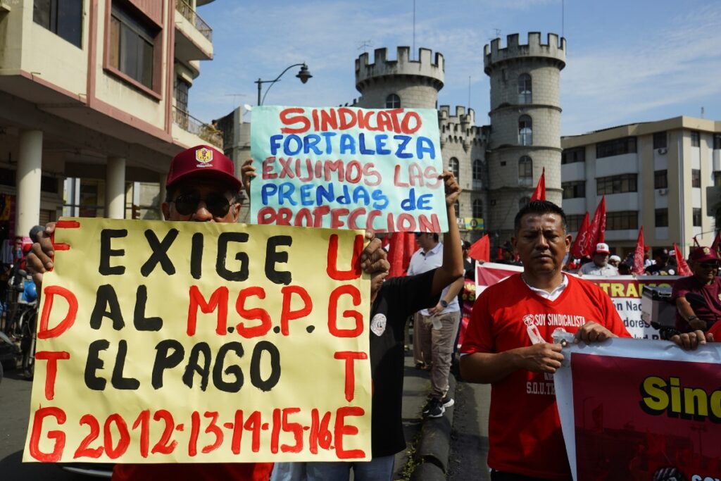 Guayaquil, 1 de mayo de 2025. Trabajadores y movimientos sociales marcharon por el Día del Trabajo en el centro de la ciudad.