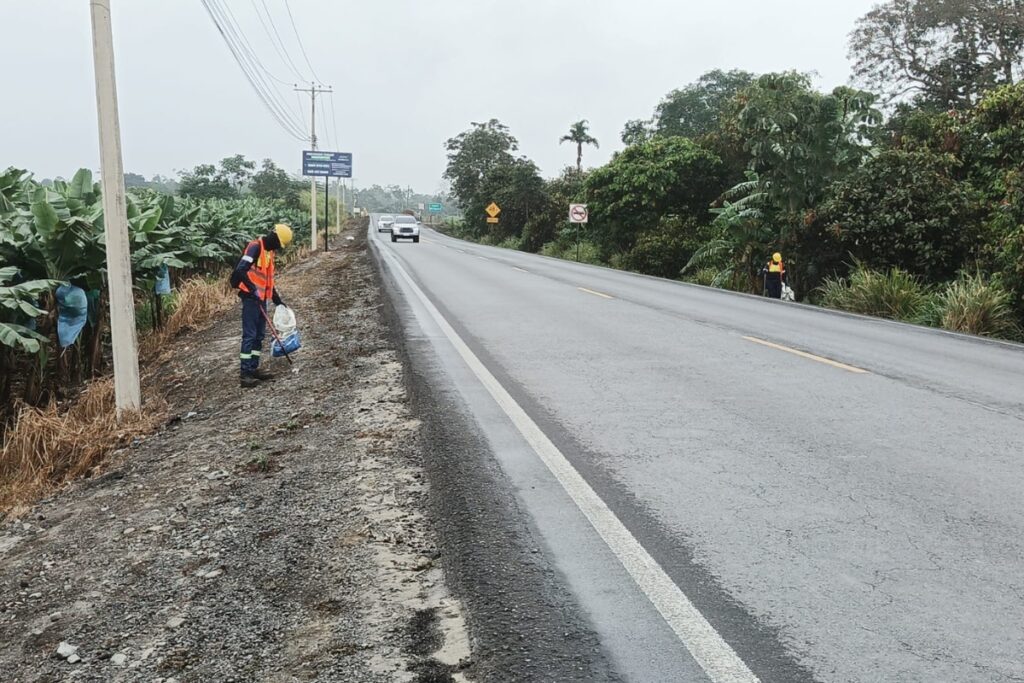 Ecuador tiene varias vías cerradas por trabajos.