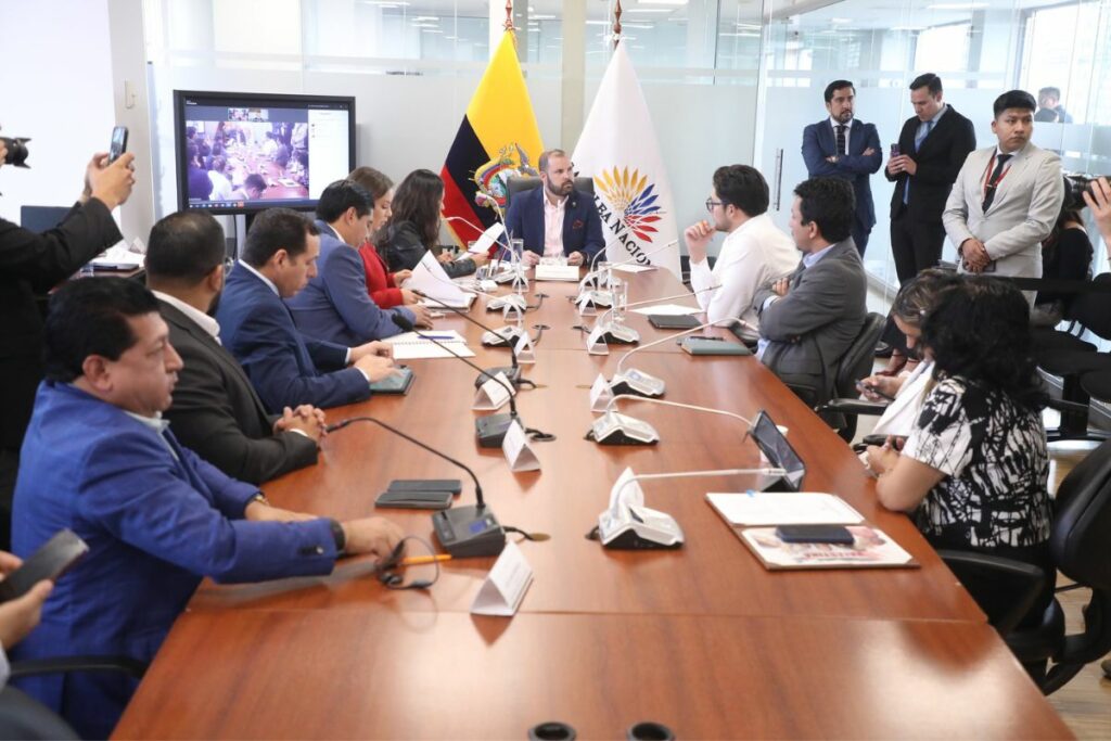 Comisión inicia debate del proyecto de Ley de Fortalecimiento Crediticio para IESS y Biess - El Comercio