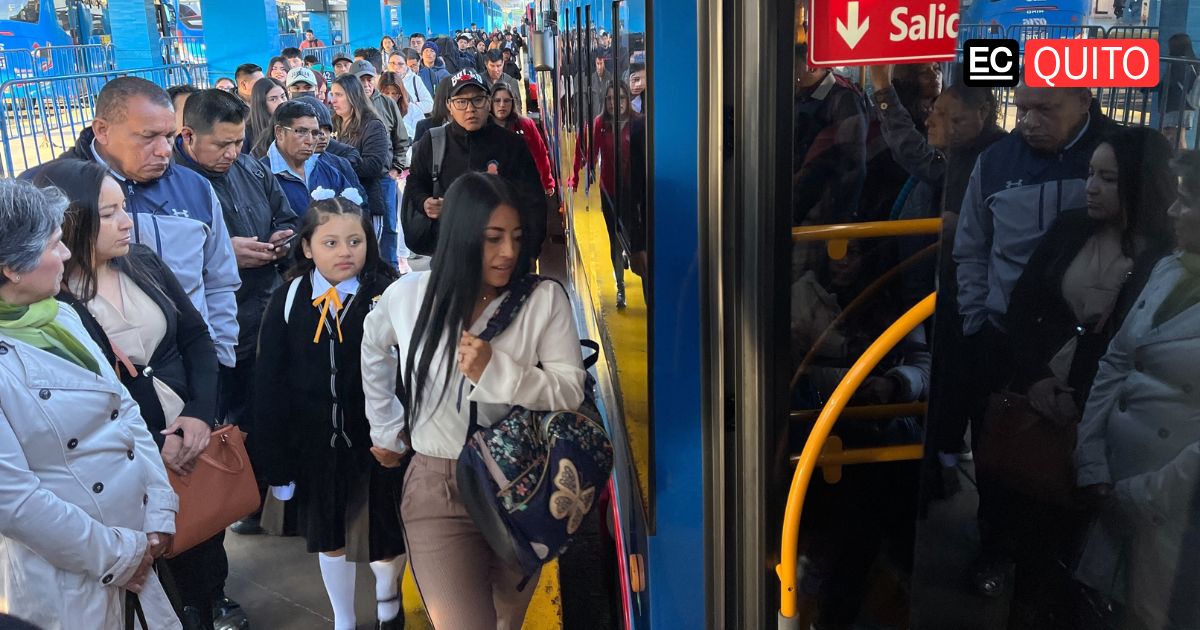 Regreso a clases en Quito aumenta tránsito y controles en estaciones de transporte