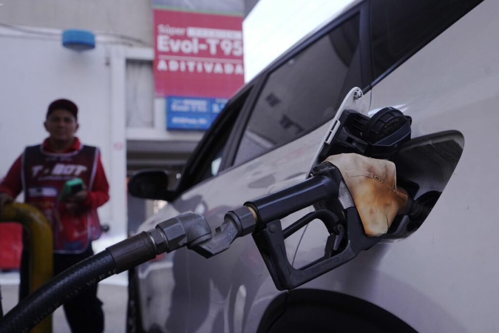 El precio del diésel se ajustará mensualmente desde el 12 de diciembre de 2025.