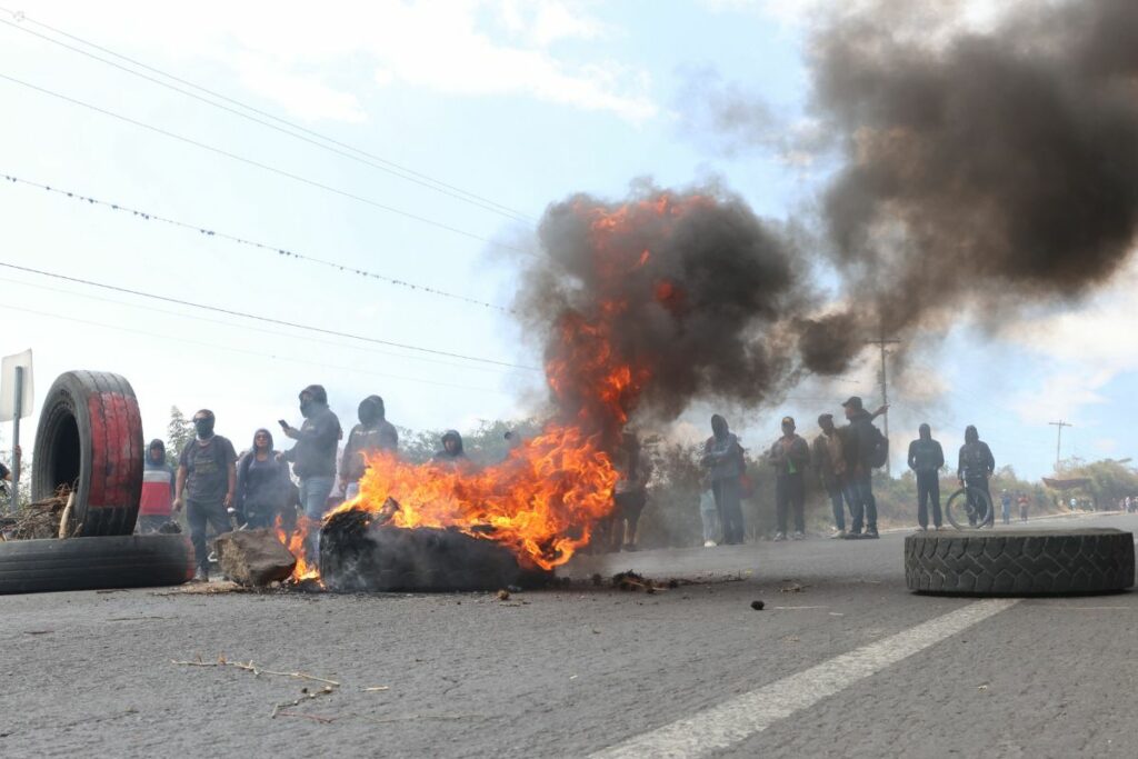 El Pueblo Kicwa Karanki se movilizó por las calles de Ibarra.
