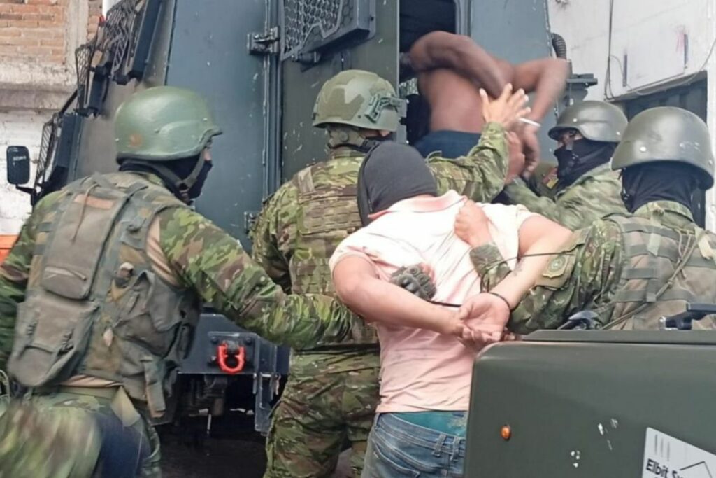 Fuerzas Armadas detuvieron a personas en Buenos Aires por actividades de minería ilegal.