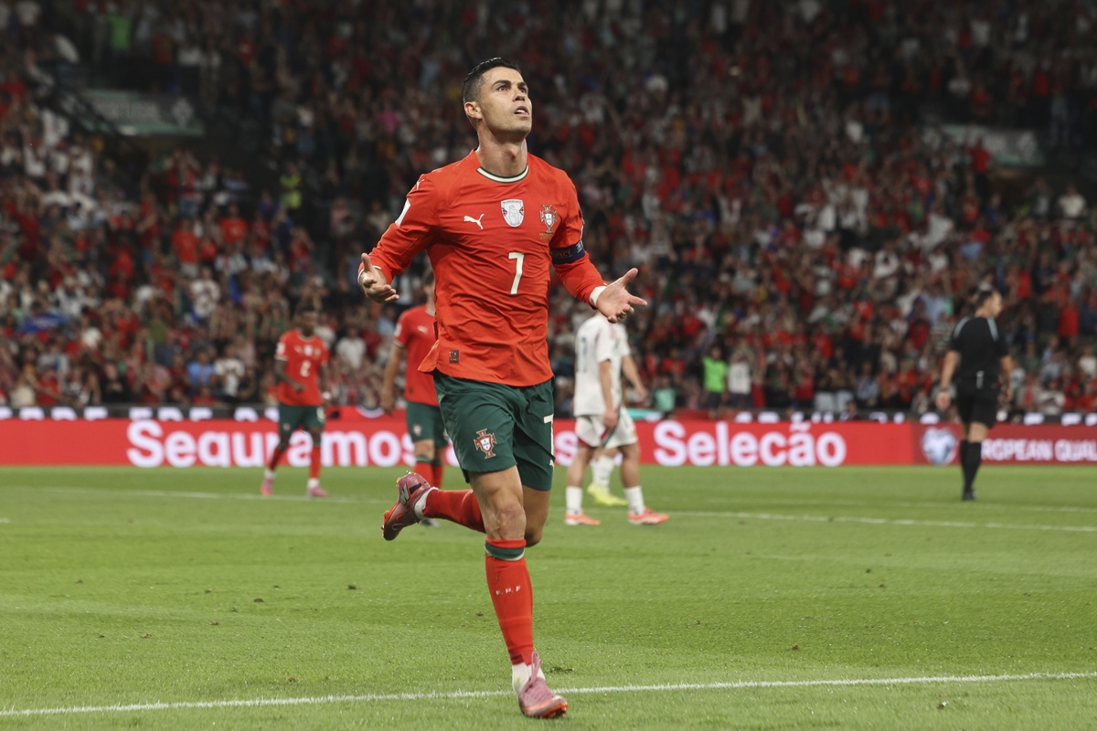 Cristiano Ronaldo encabeza a los 10 futbolista mejor pagados y Yamal se incluye