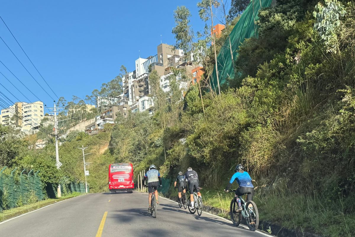 La muerte de un ciclista en Quito revive el temor en la Ruta Viva y otros puntos críticos
