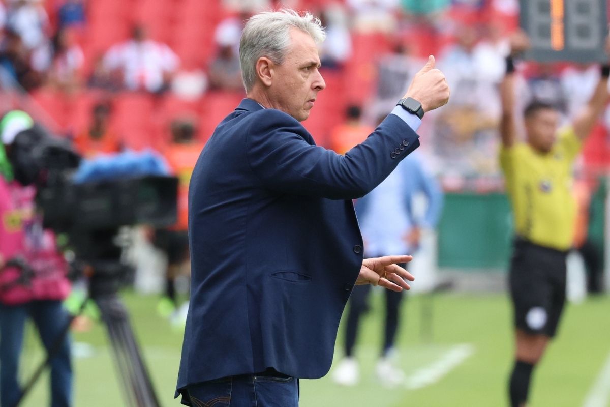 Conmebol multa a Tiago Nunes y a Liga de Quito en Copa Libertadores