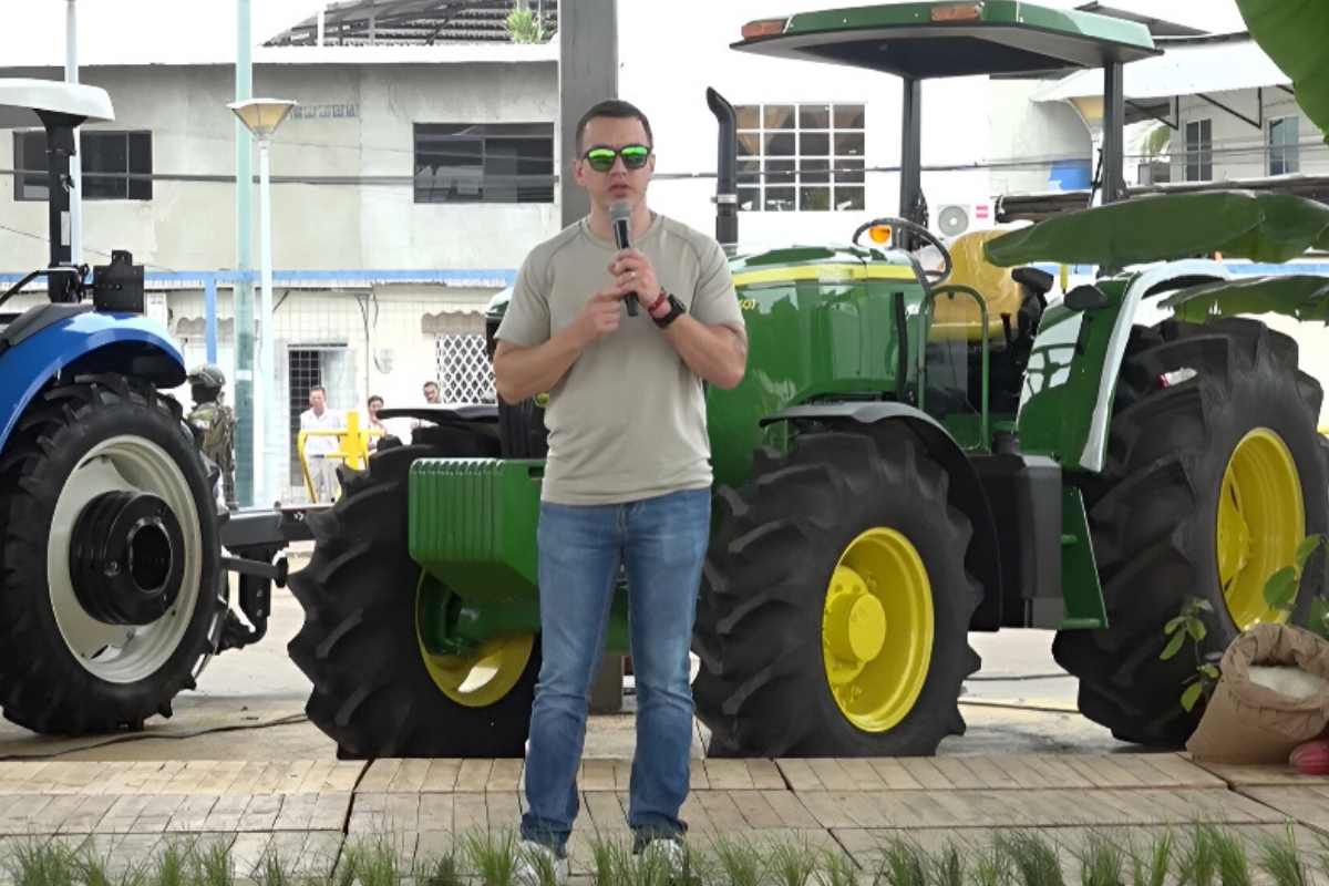 Daniel Noboa entrega beneficios a productores agropecuarios en Los Ríos