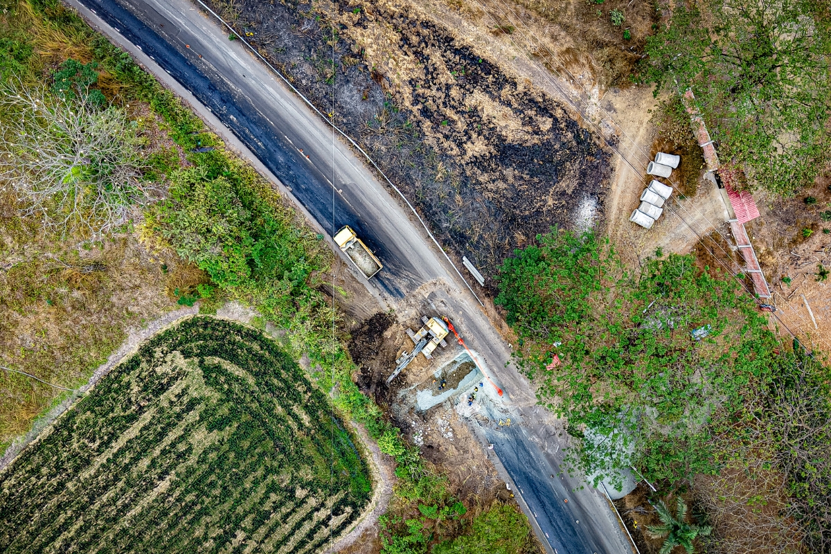 El Gobierno inicia la rehabilitación vial para la conexión entre Guayas y Los Ríos
