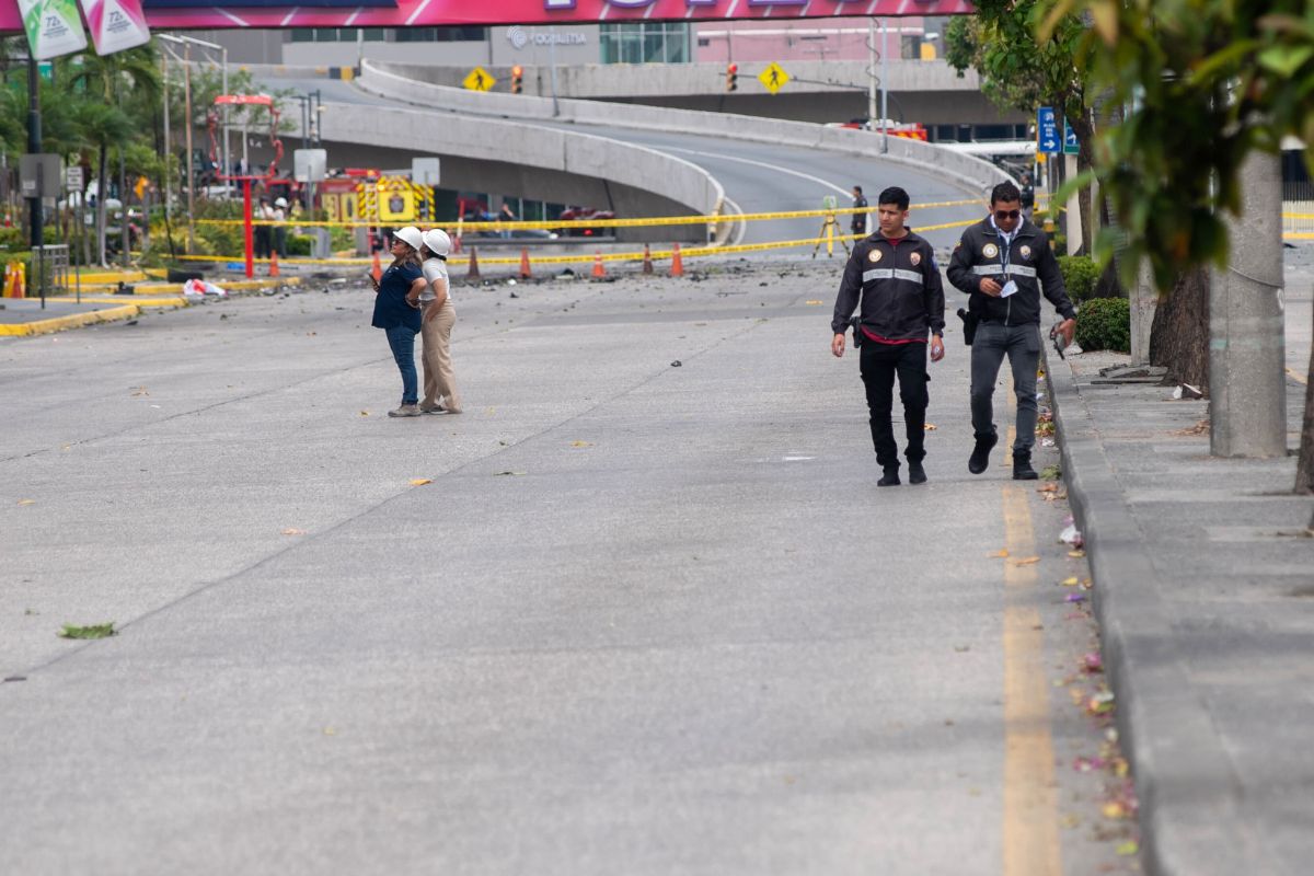 Cierres en la zona de la explosión del vehículo en Guayaquil se mantienen este jueves 16 de octubre