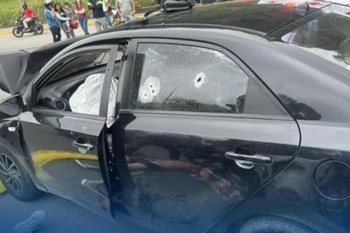 Muertos y heridos deja ataque armado en la vía Alóag - Santo Domingo ...