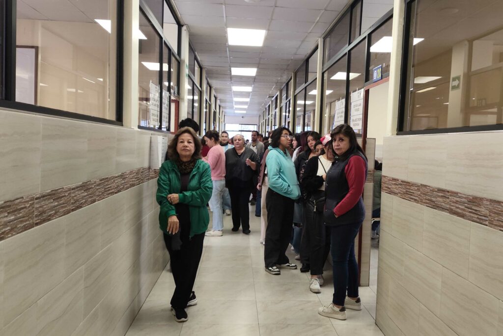 Las votaciones siguen en el colegio Don Bosco de Quito. Paulo Álvarez/ EL COMERCIO