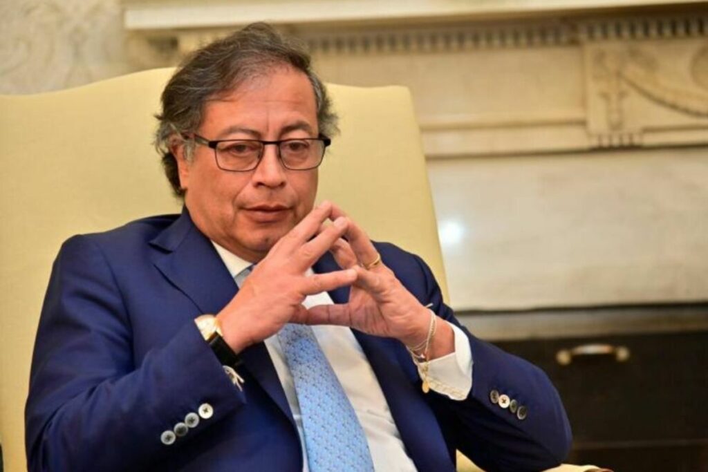 Gustavo Petro señala que el diálogo es la salida tras el fracaso del  referendo de Daniel Noboa - El Comercio