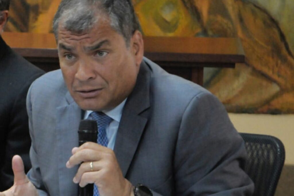 https://media.elcomercio.com/wp-content/uploads/2025/11/Rafael-Correa-1-1024x683.jpg