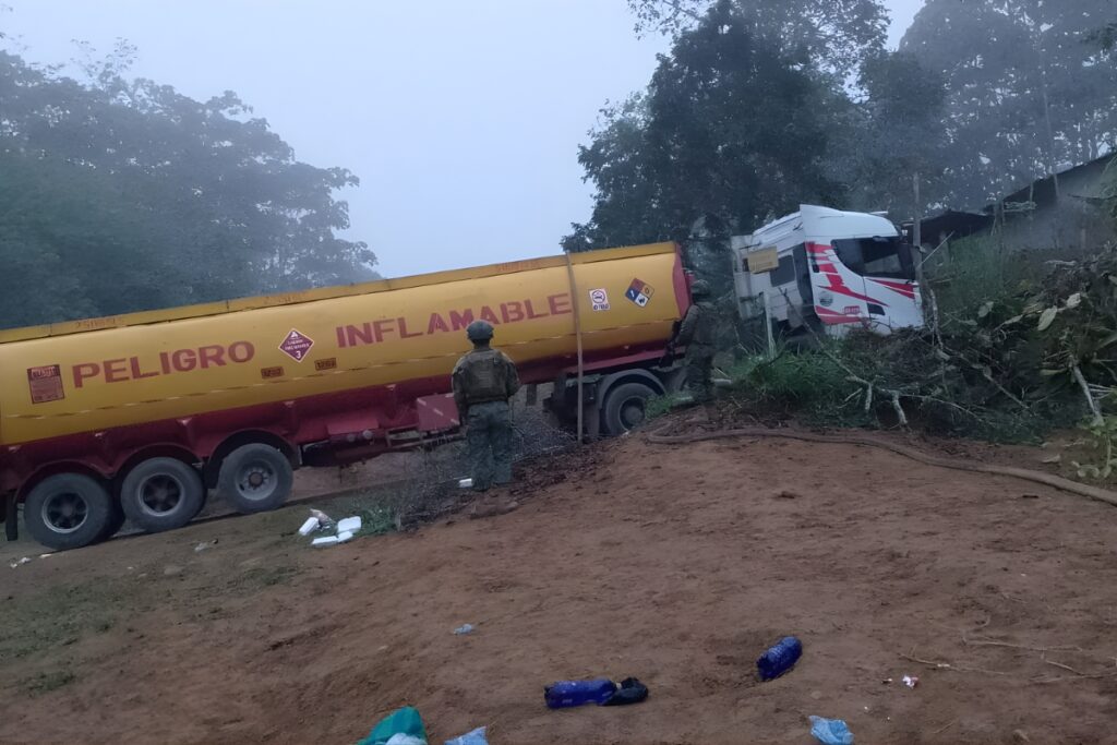 https://media.elcomercio.com/wp-content/uploads/2025/11/fuerzas-armadas-robo-combustible-santo-domingo-tsachilas-1024x683.jpg