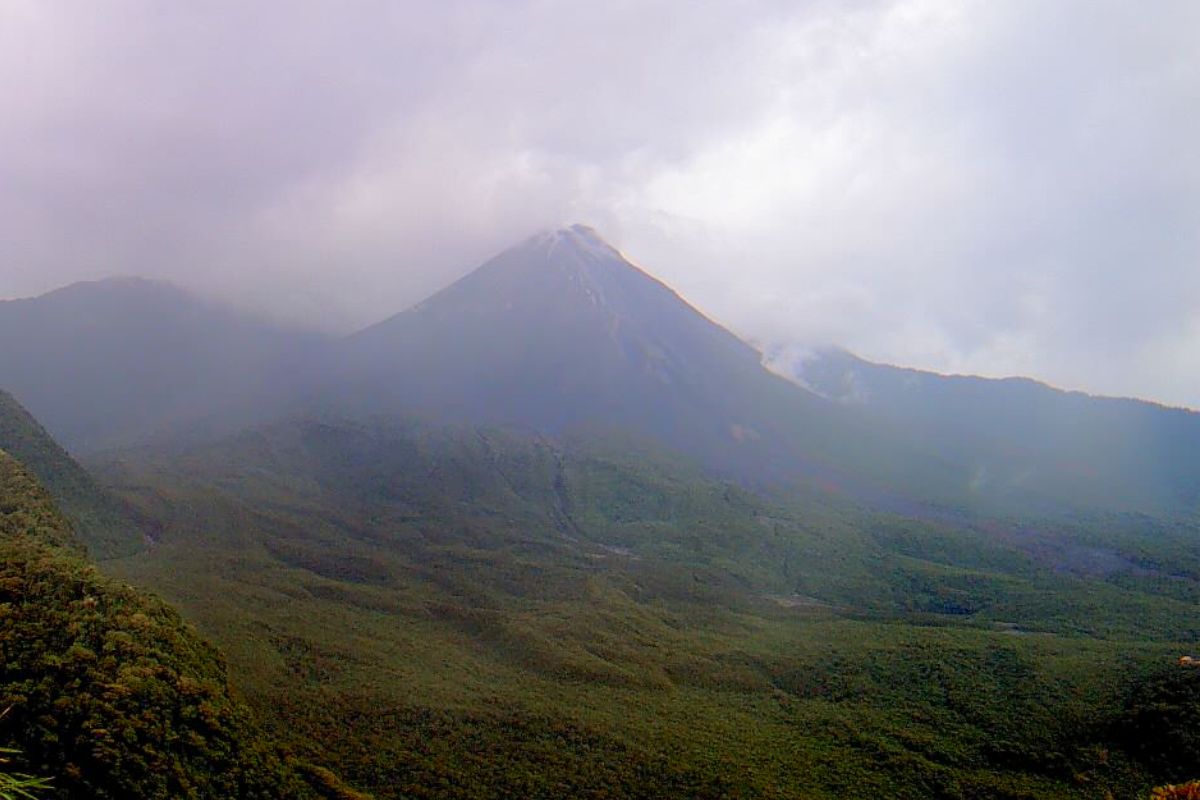 Lluvias provocan lahar secundario en el volcán El Reventador: IG-EPN recomienda precaución