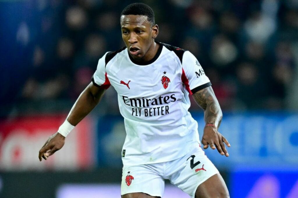 Pervis Estupiñán, AC Milan