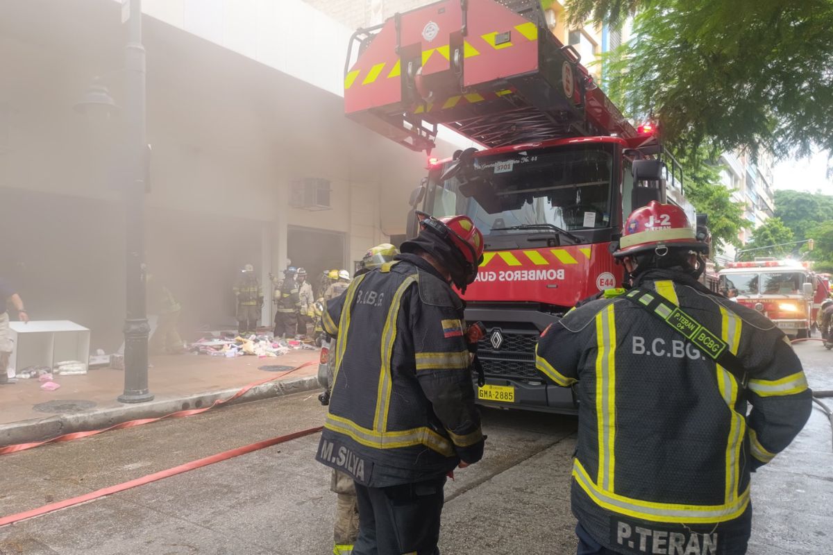 Otro incendio con alarma 3 sacude el centro de Guayaquil este domingo ...