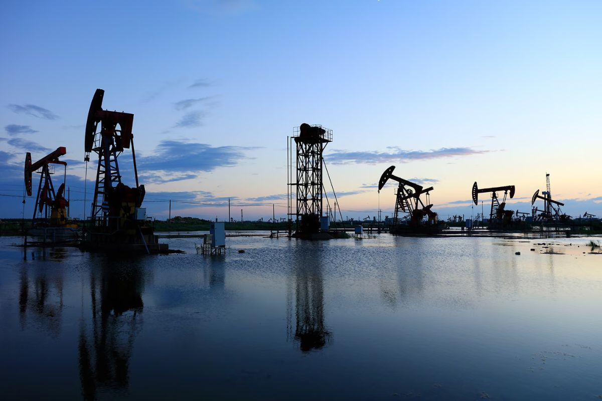 Precio del petróleo sube por tensión entre EE.UU. e Irán