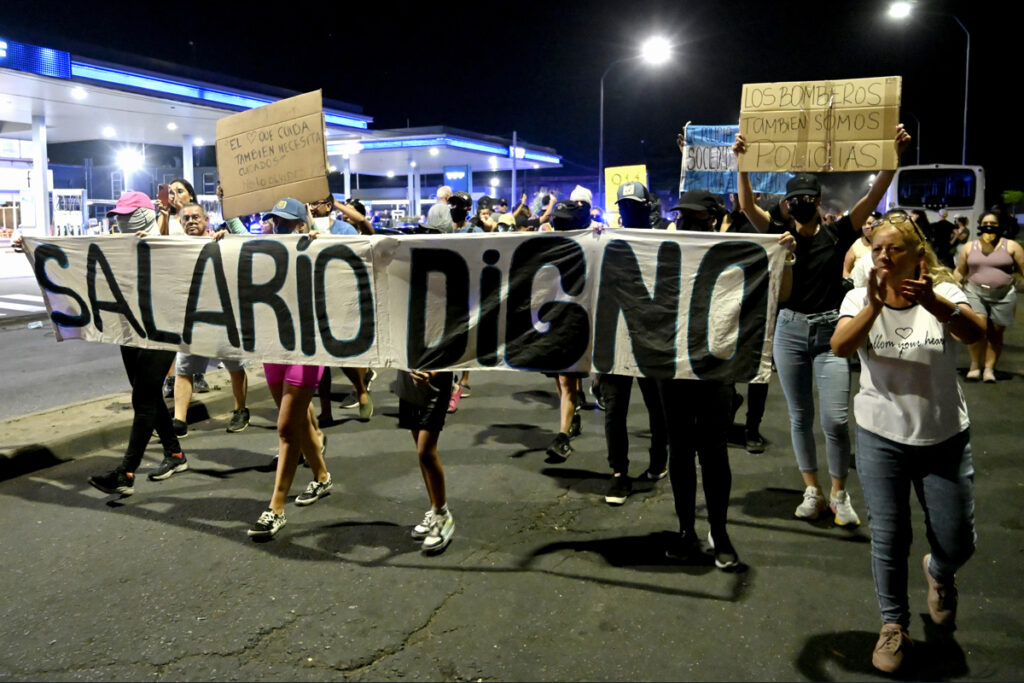 Protesta contra la reforma laboral deja más de 70 detenidos en ...