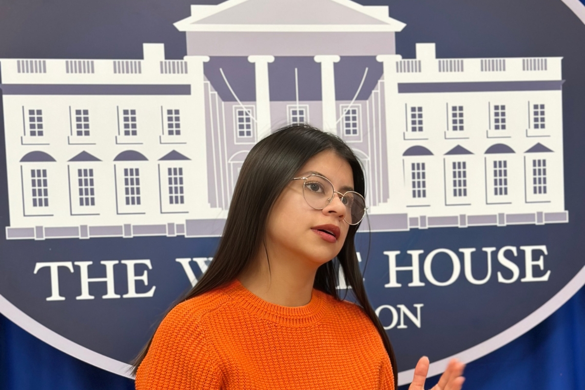 EE.UU. selecciona a ecuatoriana que transforma desechos de camarón en solución ambiental