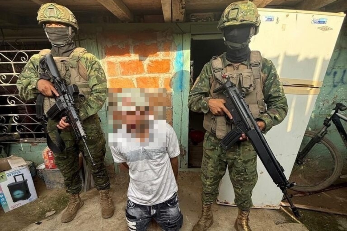 Capturan a presunto integrante de Los Choneros en Chone con arma y droga