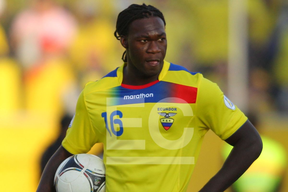 Felipe Caicedo ningunea a Beccacece y pide un ‘DT ganador’ para Ecuador