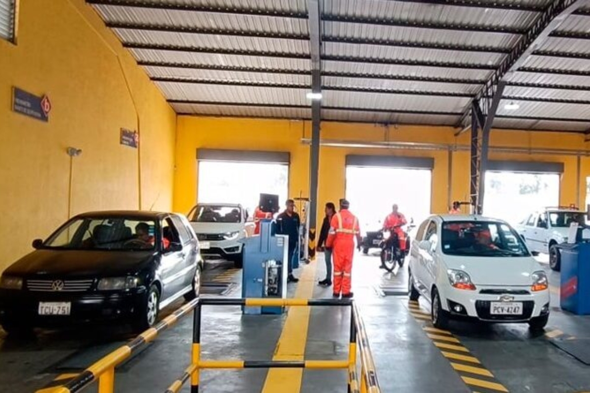 AMT amplía medidas tras problemas en la matriculación en Quito