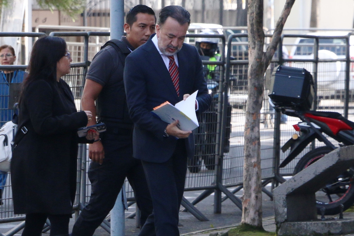 Pabel Muñoz rindió su versión en Fiscalía por compra de trolebuses en Quito