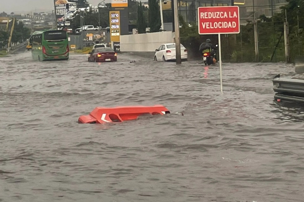Cómo influyó la quebrada El Payaso en la inundación de la Ruta Viva en Tumbaco