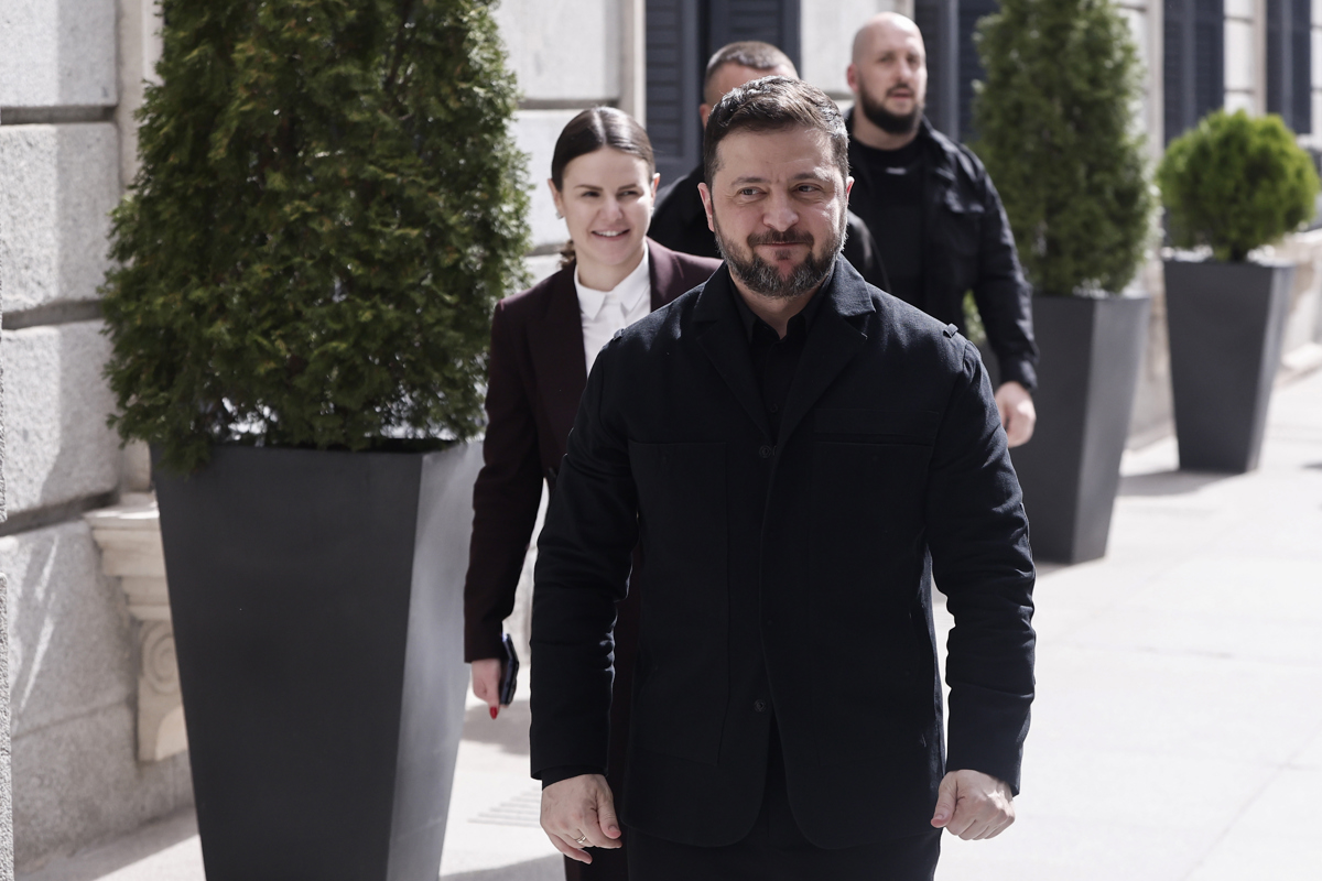 Zelenski busca garantías de seguridad de EE.UU. y reunión con Putin para la paz