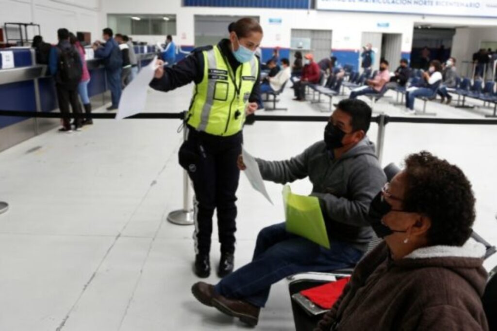 Problemas en la plataforma de la ANT inciden temporalmente en los procesos de matriculación vehicular en Quito.