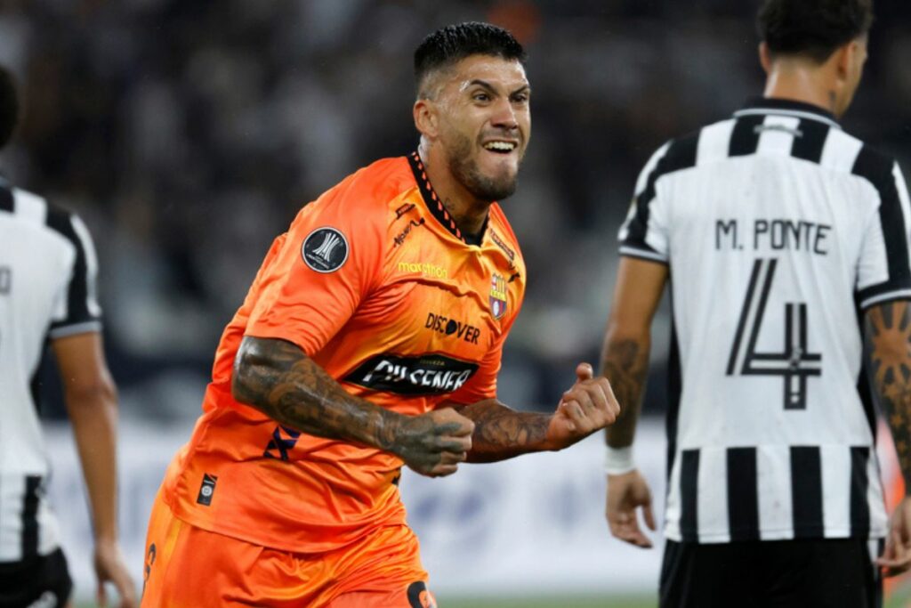 Milton Céliz celebra su gol con Barcelona SC ante Botafogo en la tercera fase previa de la Copa Libertadores.