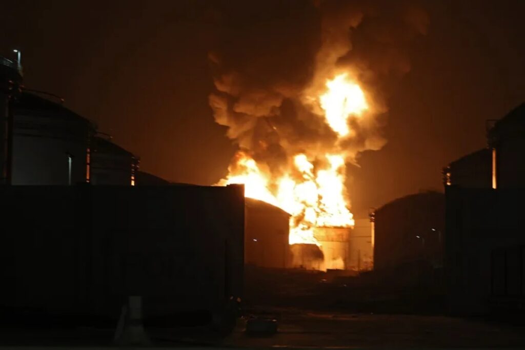 Irán lanza nueva oleada de misiles y drones contra Israel y países del  Golfo - El Comercio