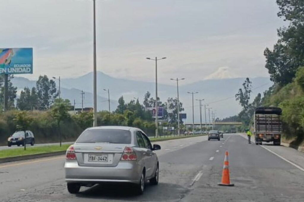 La AMT se encarga de controlar el tránsito en Quito.