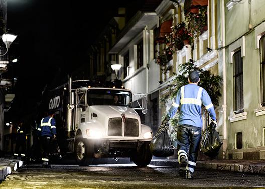 Recolección de basura cambiará por toque de queda en Ecuador