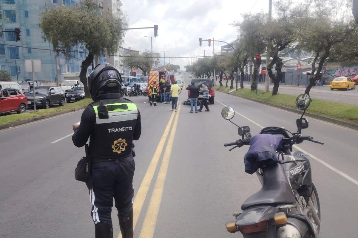 Atropello y choque en la Galo Plaza Lasso dejan un fallecido y cierre de vías en Quito