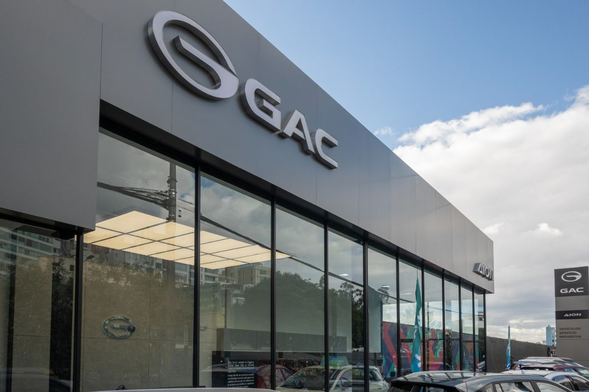 GAC impulsa la movilidad inteligente con nuevo showroom en Quito