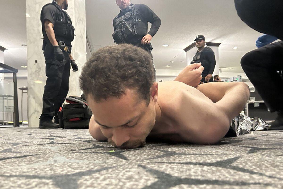 ¿Quién es el sospechoso del intento de tiroteo en la cena de Trump?