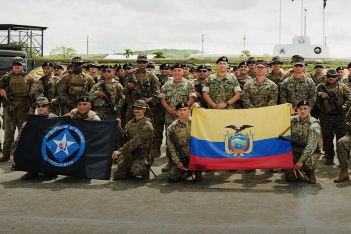 Armada del Ecuador entrena con Marines de Estados Unidos